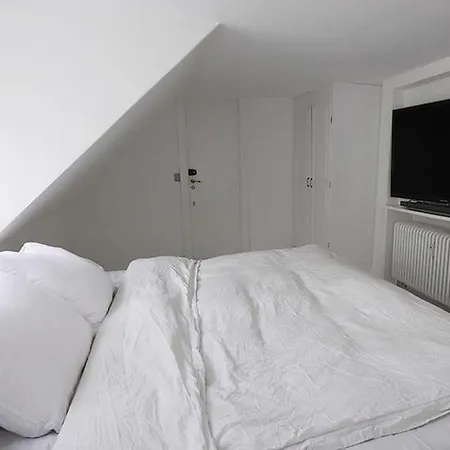 Apartment Direct Inner 4 *